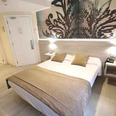 ホテル Alda San Carlos サンティアゴ・デ・コンポステーラ